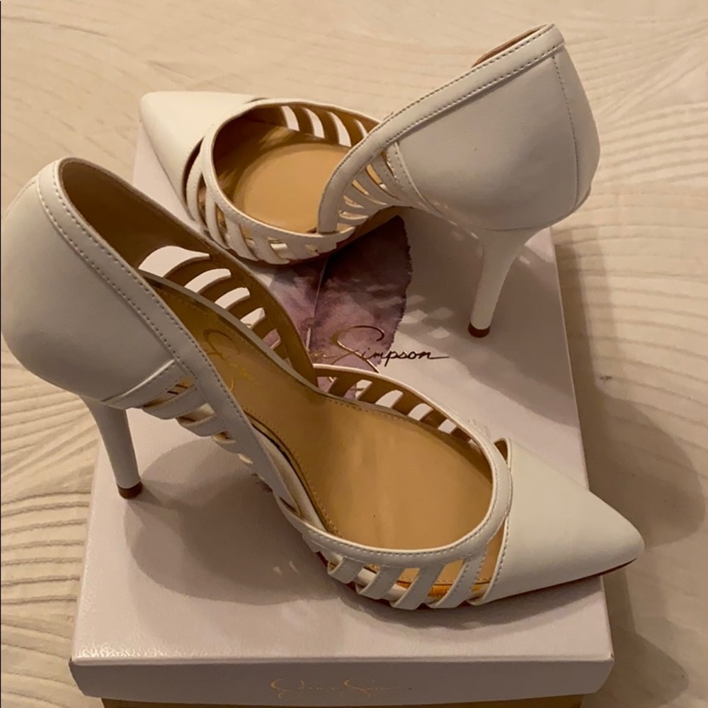 Jessica Simpson White Pumps
